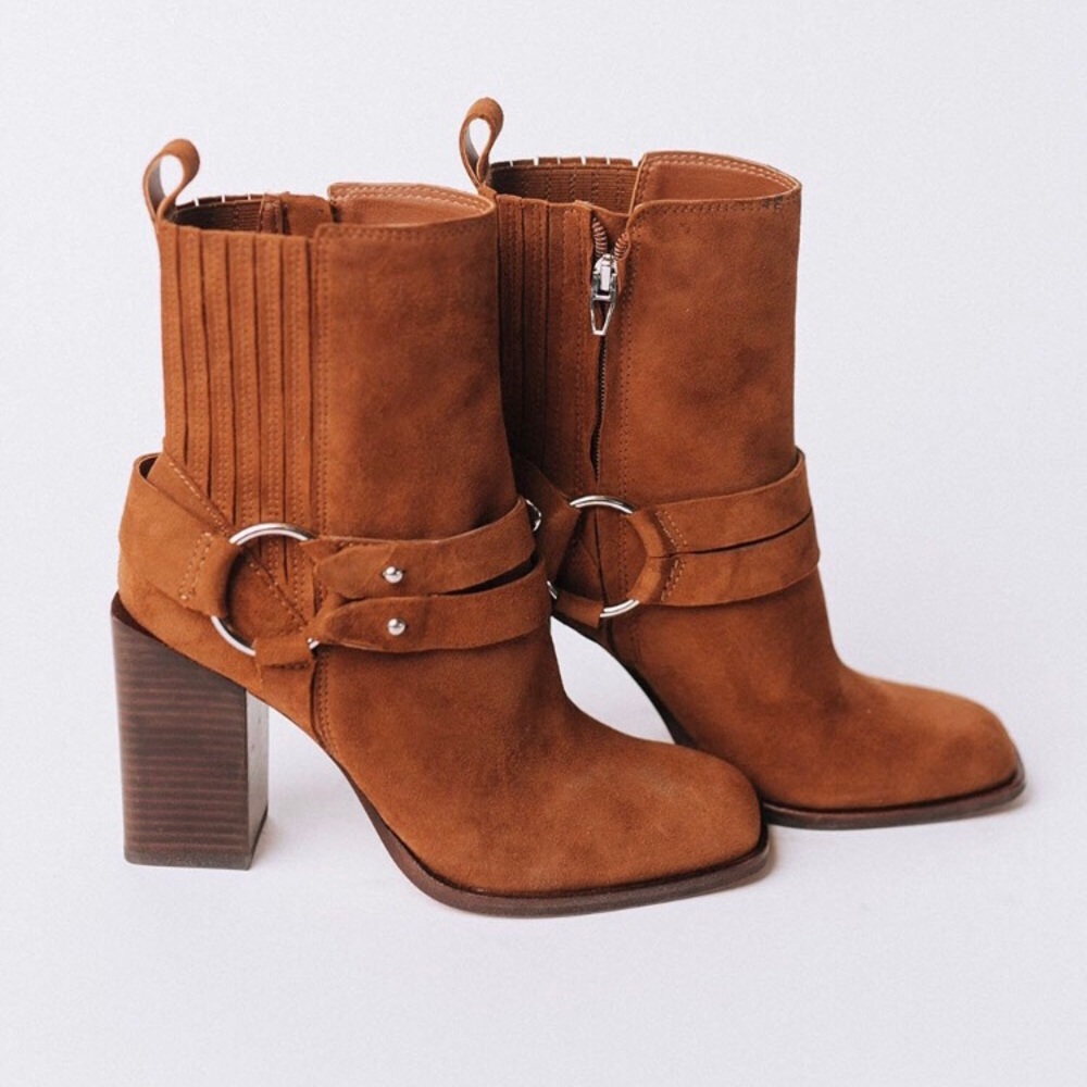 ISARA BOOTS IN BROWN